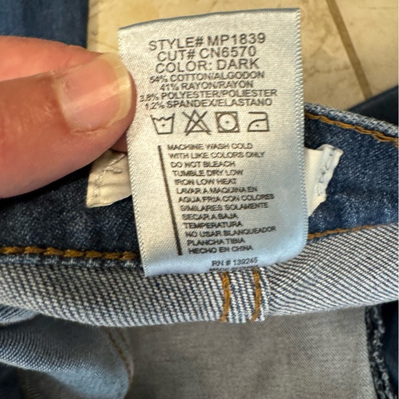 Vibrant brand jeans, size 9. - Picture 2 of 3